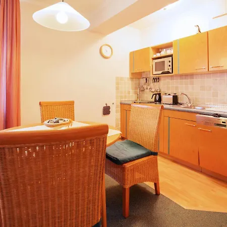 Strandvillen - Mit 1 Schlafzimmer Und Balkon Ah-625 Apartment