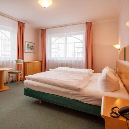 Strandvillen - Mit 1 Schlafzimmer Und Balkon Ah-625 Apartment